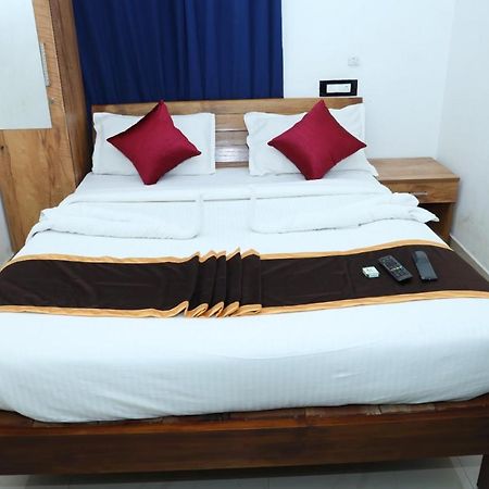 Airport Cochin Grand Residency , Nedumbassery Angamali Ngoại thất bức ảnh