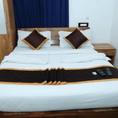Airport Cochin Grand Residency , Nedumbassery Angamali Ngoại thất bức ảnh