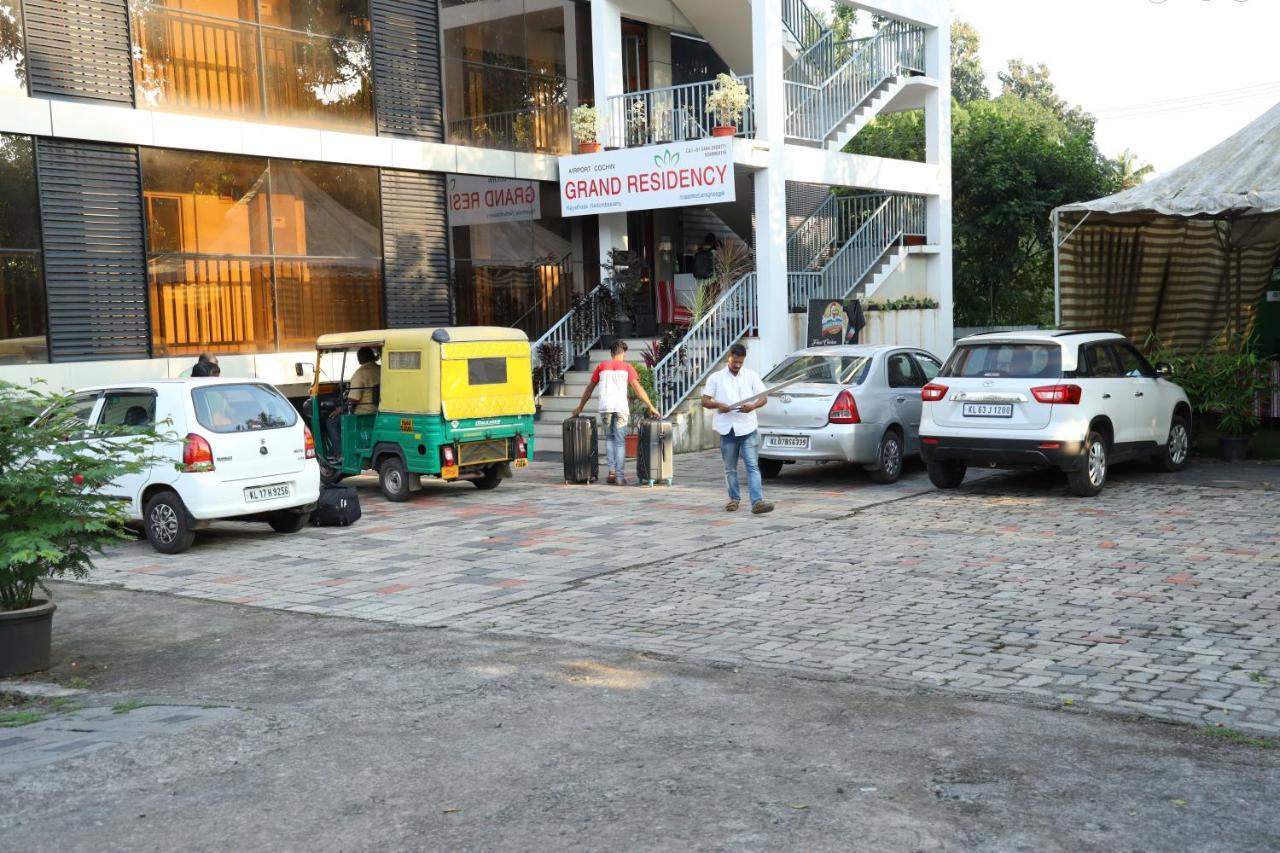 Airport Cochin Grand Residency , Nedumbassery Angamali Ngoại thất bức ảnh