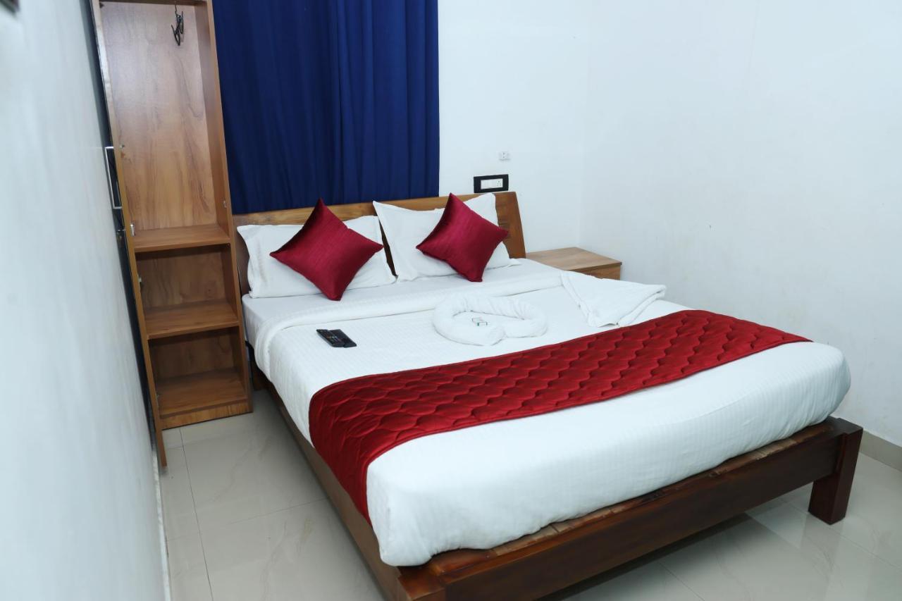 Airport Cochin Grand Residency , Nedumbassery Angamali Ngoại thất bức ảnh