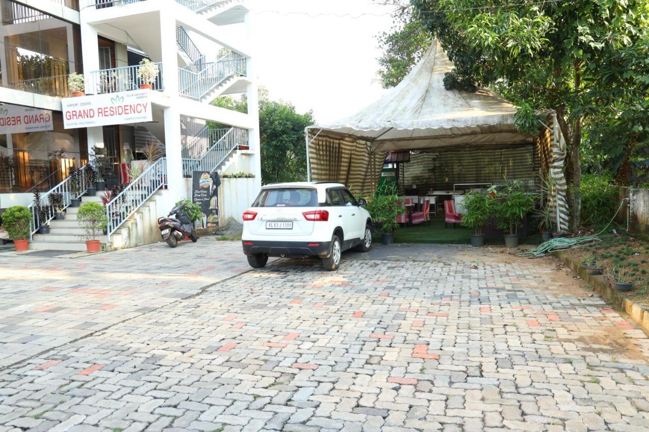 Airport Cochin Grand Residency , Nedumbassery Angamali Ngoại thất bức ảnh
