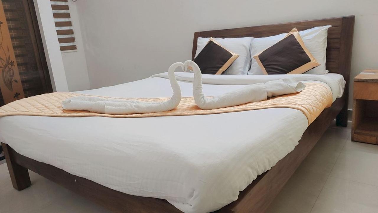 Airport Cochin Grand Residency , Nedumbassery Angamali Ngoại thất bức ảnh