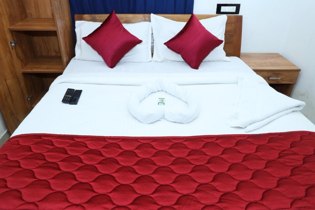 Airport Cochin Grand Residency , Nedumbassery Angamali Ngoại thất bức ảnh